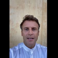 VIDEO. "J'en ai ras le c** qu'il fasse sa promo sur notre dos" : Emmanuel  Macron critiqué après son message de soutien au ZEvent