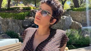 Catch the 'manic' tour in 2021! Es Dauert Nicht Mehr Lange Halsey Zeigt Grossen Babybauch Promiflash De