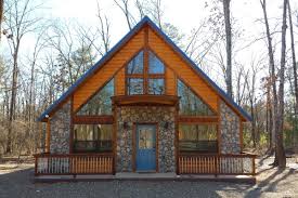 Situated in broken bow, this cabin is 1 mi (1.7 km) from hochatown state park and 2.5 mi (4 km) from beavers bend marina. Broken Bow Cabins