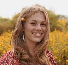 Elizabeth Breedlove's Instagram, Twitter & Facebook