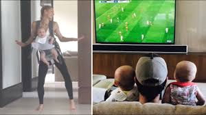 Sean paul, descemer bueno, gente de zona. Enrique Iglesias And Anna Kournikova With Their Children Nicholas And Lucy Youtube