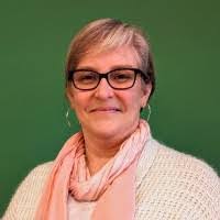 Sarah Fix's Instagram, Twitter & Facebook