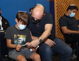 הנבואה מתארת את המתרחש בירושלים באותם הימים ואת השלבים בהם הפכה קרייה נאמנה למקום מושחת. Sxh4qlgyijoj0m