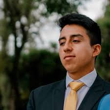 Existe un número terrible y extraño, un número que ha estado a punto de  causar desastres y muertes, un número escondido en nuestras vidas y que hoy  venimos a desenmascarar: dos mil