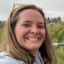 Jillian Burns's Instagram, Twitter & Facebook