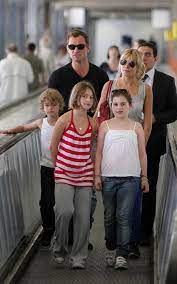 В 1997 году джуд лоу женился на сэди фрост. Sienna Miller I Dzhud Lou Puteshestvenniki S Detmi Obsuzhdenie Na Liveinternet Rossijskij Servis Onlajn Dnevnikov