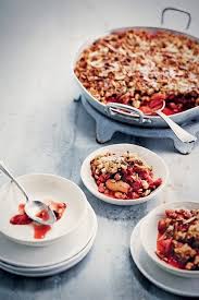 Crumble Fraise Rhubarbe Un Dessert Rapide A Faire Pour L Ete Recette Crumble Fraise Rhubarbe Fraise Rhubarbe Rhubarbe