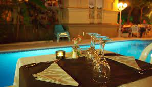 El mateix any, en representació del pen club de catalunya, viatjà juntament amb l'escriptor català francesc trabal, i llegí una benvinguda escrita per carles riba al congrés internacional del pen club a praga. Sitges El Xalet Gay Restaurant In Sitges El Xalet Gay Restaurants Sitges