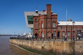 Liverpool ist eine stadt mit einem großen kulturerbe und wurde mit dem titel europäische kulturhauptstadt 2008 ausgezeichnet. Hafenviertel Iii Liverpool England Foto Bild Europe United Kingdom Ireland England Bilder Auf Fotocommunity