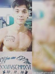 Tattoo tulisan di dada youtube gambar tato simple di dada dihalaman ini anda akan melihat gambar tato simple di dada yang bagus gambar tersebut bisa anda download langsung caranya silahkan klik pada gambar atau klik tombol download now dibawah gambar yang anda inginkan. Menebak Arti Tato Kembar Stefan William Celine Evangelista Entertainment Fimela Com