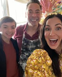 Jeff Mauro with family. #jeffmauro #chef #cooking #cookingchannel  #foodblogger #recipe #foodnetwork