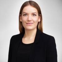 60+ perfiles de «Amira»