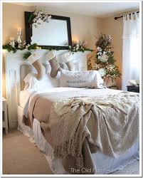 Other than christmas i haven't used red in my home for several years now and every time i decorate for the. 50 Christmas Bedrooms Ideas Christmas Bedroom Christmas Decorations Bedroom Bedroom Decor