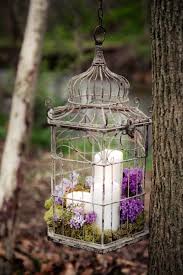 Vintage Deko Lasst Den Garten Charmanter Und Weiblicher Erscheinen Vintage Deko Vintage Dekorationen Shabby Chic Dekoration