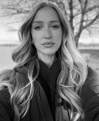 Hannah Adkins's Instagram, Twitter & Facebook