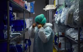 How Federal Rules For Reporting Covid 19 Data Could Threaten Hospital Funding Pbs Newshour