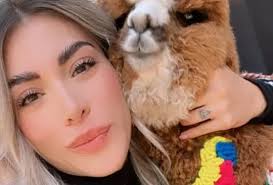 Ella es Aline Torres, esposa de ex de Pumas que triunfa con sus fotos  exclusivas