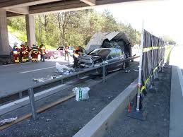 It is the southern half of european route e43. Schweiz Schwerer Unfall Auf A13 Ein Toter Mehrere Verletzte Welt Vol At