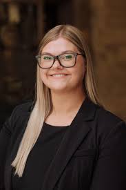 Shelby Stover's Instagram, Twitter & Facebook