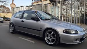 W stosunku do poprzednich generacji modelu, auto zapoczątkowało produkcję dwóch wersji stylistycznych modelu: Honda Civic Hatchback Drive2
