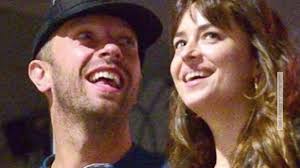 10+ pictures inside of dakota johnson and chris martin at the beach… Dakota Johnson Und Coldplay Frontmann Chris Martin Das Soll Der Grund Fur Das Liebes Aus Sein