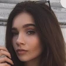 Veronica Marie's Instagram, Twitter & Facebook