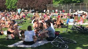 Several arrests have been made after toronto police and city staff assembled at trinity bellwoods park on tuesday to evict people living in encampments. Ford Slams Actions Of Reckless People Who Packed Into Trinity Bellwoods Park Cp24 Com