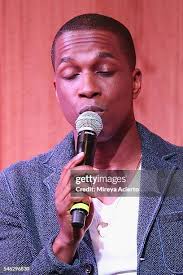 97 Leslie Odom Jr Signs Copies Of Leslie Odom Jr Stock Photos, High-Res  Pictures, and Images