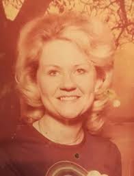 Dixie Lloyd's Instagram, Twitter & Facebook