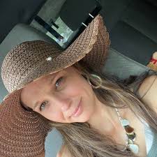 Tuning and teaching a child to play a hammer dulcimer