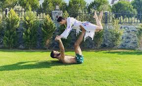 Savaşçı dizisinden ayrılmasının ardından yasak elma dizisi ile anlaşan berk oktay ile oyuncu sevgilisi yıldız çağrı atiksoy'un testi pozitif çıktı. Berk Oktay Ve Yildiz Cagri Atiksoy Cifti De Pozitif Magazin Haberleri Ntv