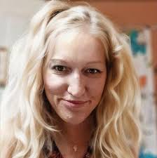 What are the qualifications to join the full-time Peñasco residents group?