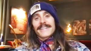 Leto did the opposite to dallas buyers club when he took on the role of mark david chapman in chapter 27. Jared Leto Is Unrecognizable As Paolo Gucci On House Of Gucci Set Entertainment Tonight