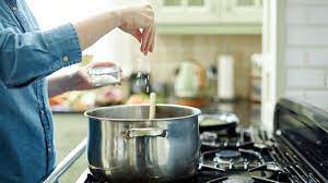 Wasser ohne salz kocht schneller. Kocht Wasser Schneller Mit Oder Ohne Salz Stern De