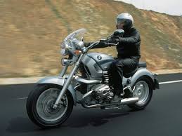 I ride a bmw r1150rt motorcyle. Bmw R1200c Review Bmw Bike Reviews Devitt