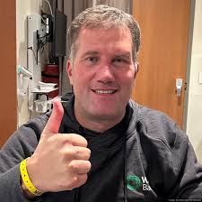 WaFd CEO Brent Beardall ready to return after plane crash