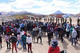 .bolivia que instara un arbitraje contra chile ante la corte internacional de la haya por la constante vulneración del tratado de libre tránsito de 1904, tras el paro de 48 horas en la frontera chilena que. Noticias Unap Situacion Critica De Migrantes De Bolivia En La Frontera De Chile