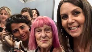 Le ragazze di Letizia a lezione di passione: "Battaglia creò una comunità" 