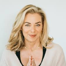 Terri Close's Instagram, Twitter & Facebook