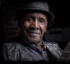 Darren Herring's Instagram, Twitter & Facebook