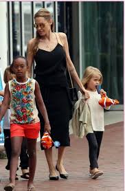 Each time maddox, pax, zahara, shiloh, vivienne and knox won the red. Kinder Angelina Jolie Geburtig Und Adoptiert Wie Viele Kinder Haben Angelina Jolie