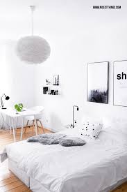 Schlafzimmer Weiss Mit Holzdielen Boxspringbett Vita Eos Lampe Lampschlafzimmer Lampbedroom Lampen Wohnzimmer Stehlampen Wohnzimmer Designer Stehleuchten