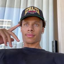 E NA PRIME VÍDEO. VAMO CARALHO!