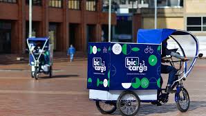 Bu proqram, səs və video zənglər, mətn mesajları mübadiləsi edə skype istifadəçilərinin bir çox qoşulmaq imkanı ilə konfrans. Home Iclei Sustainable Mobility