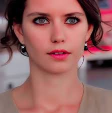 تكرار بألوان جديدة من براند " صبايا " 🦋 موديل " قفطان الأميرات " " تُضِيئ  وكَأنها القمر بذاته "