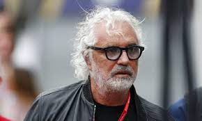 Briatore, da giorni al centro di una feroce polemica legata alla chiusura del suo billionaire di porto. I Dubbi E La Versione Del San Raffaele Sul Ricovero Di Briatore
