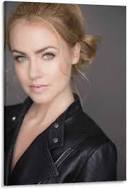 Amanda Schull's Instagram, Twitter & Facebook