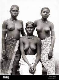 Foto des späten 19th. Jahrhunderts - drei nackte Mädchen, Ceylon, Sri Lanka  Stockfotografie - Alamy