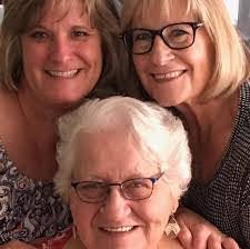 Amy Loesch's Instagram, Twitter & Facebook