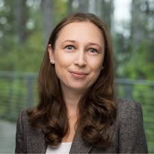 Last month, I graduated from The Tuck School of Business at Dartmouth,  earning my MBA with distinction as an Edward Tuck Scholar! It's hard to  believe how quickly these two years flew